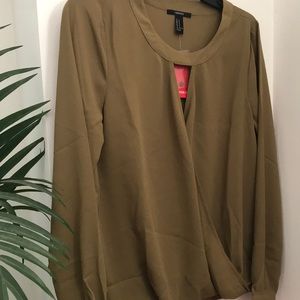 NWT-long sleeve blouse